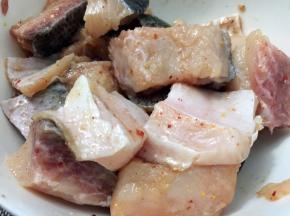 搅拌均匀后腌制半小时