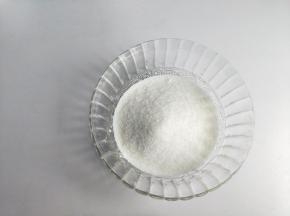 放入白砂糖。