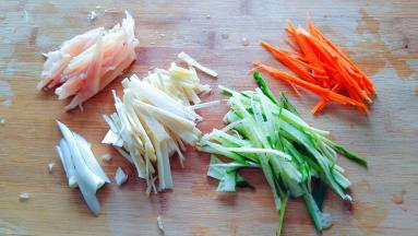 所有的食材处理一下，如图。