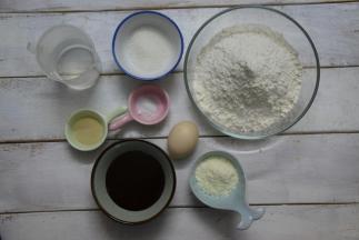 准备好所需食材（黄油忘记放了）