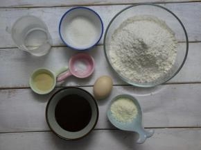 准备好所需食材（黄油忘记放了）