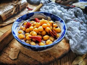 隔天就可以捞出来吃咯！