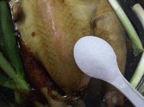 放盐调味，大火烧开转中火煮40分钟