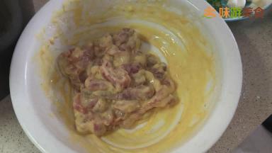 直到淀粉糊比较粘稠的状态，但是不能太干