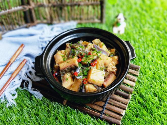 咸鱼茄子煲