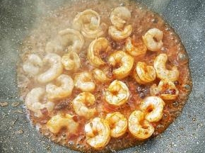 翻炒入味。