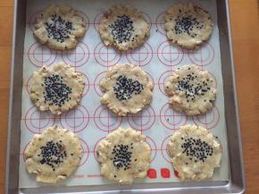 放入预热好的烤箱160度15分钟，上下热风循环