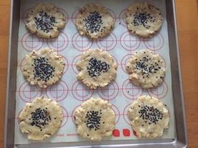 放入预热好的烤箱160度15分钟，上下热风循环