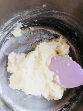 搅拌好后，放凉使用。也可以覆盖保鲜膜放入冰箱冷藏16小时后使用。