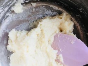 搅拌好后，放凉使用。也可以覆盖保鲜膜放入冰箱冷藏16小时后使用。