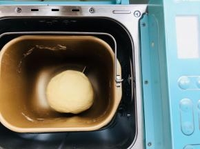 揉至扩展后，进行基础发酵。