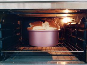 送入预热好的烤箱，中下层180度烤30分钟左右。