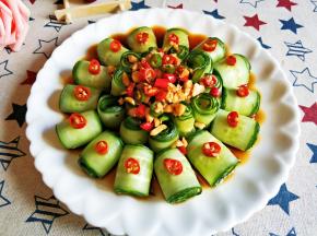 放小米椒点缀。