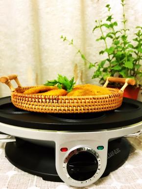 软糯香甜的南瓜饼制作完成装盘喽！