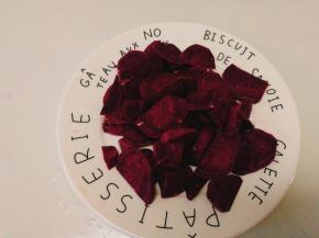 两个紫薯去皮切小片