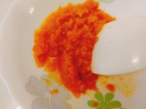 蒸好的趁热压泥，