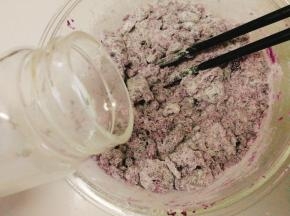 拌均匀后加入适量清水