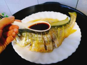 均匀的淋入鱼身