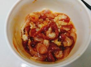 搅拌均匀腌制5~10分钟