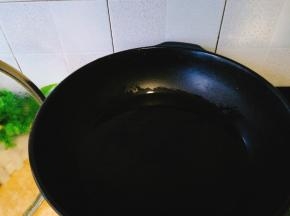 锅里放水