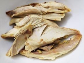 提前煮熟的鸡胸肉