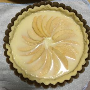 15、然后倒入布丁馅