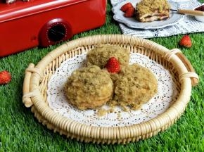 这道点心香而不腻，搭配一杯咖啡和闺蜜一起下午茶的首选，坐在午后的阳光下，聊聊天，特别美好。