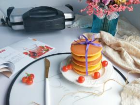 小家伙看到激动了半天。