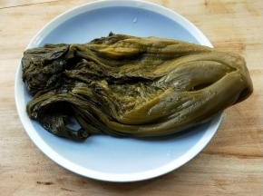 取半颗，冲洗一下。