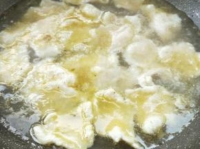 鱼片全部放完，转大火。