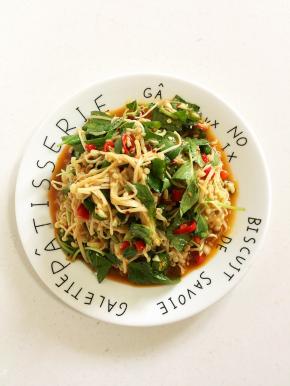 一道酸辣开胃的小菜就做好啦，喜欢的朋友赶紧学起来吧！