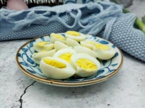 对半切开，下刀切时要快