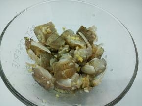 盖保鲜膜放冰箱冷藏5-8小时就可以吃