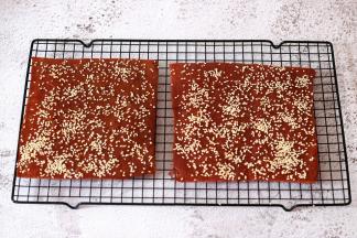 冷却后切块即可食用