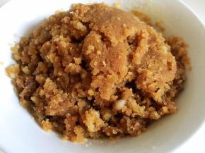 用猪肥肉榨成的油渣