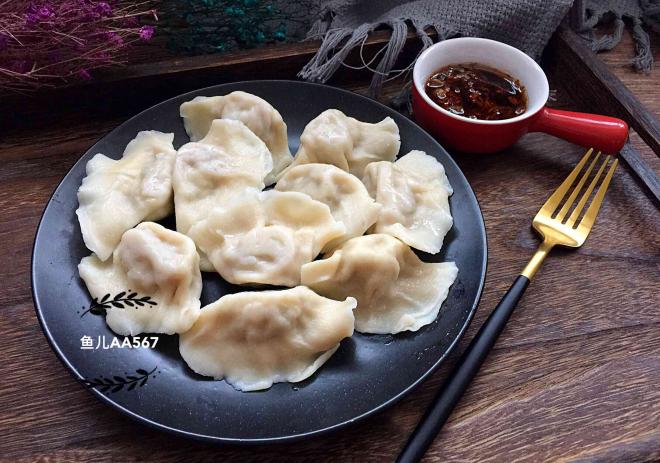 猪肉酸菜油渣水饺
