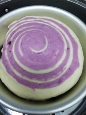 做好以后，放入温暖处发酵，发酵好后，放入蒸锅中大火蒸30分钟即可，烦三分钟