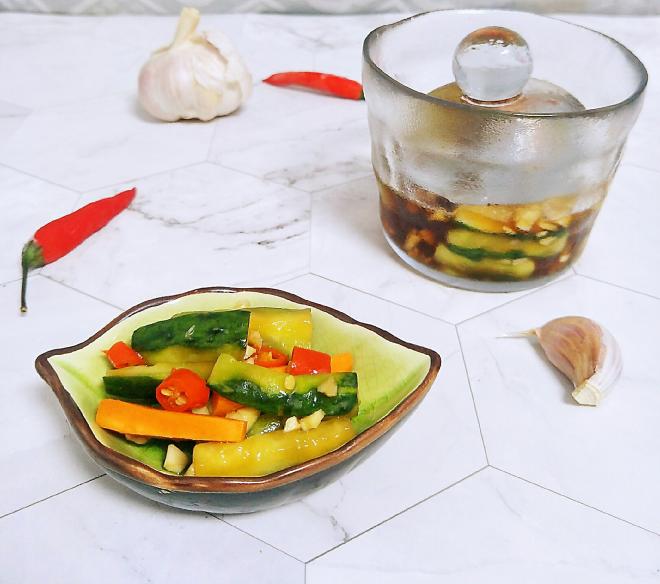 一夜渍青瓜胡萝卜