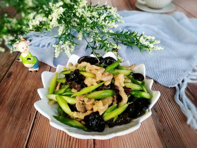 芦笋木耳炒肉丝