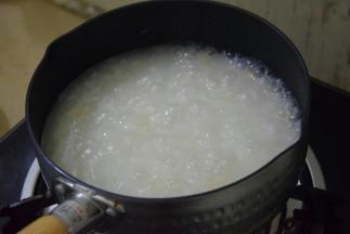 改小火熬煮至粥浓稠