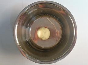 揉成面团