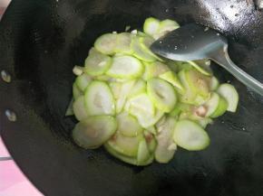 翻炒均匀，可以出锅啦！