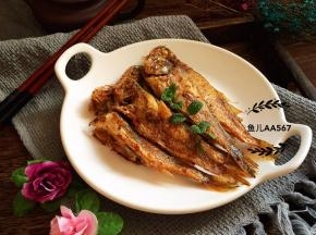 两面都煎至金黄后盛出