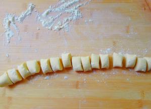 切成每个约10g的面剂。