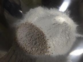 称好全麦粉和高筋面粉