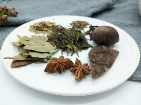 准备香辣，家里没有的，可以少放几样