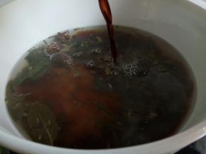 香料煮开加生抽少许