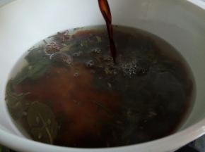 香料煮开加生抽少许