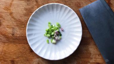 煮萝卜的时候切好葱花