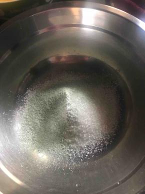 將沙糖放入攪拌